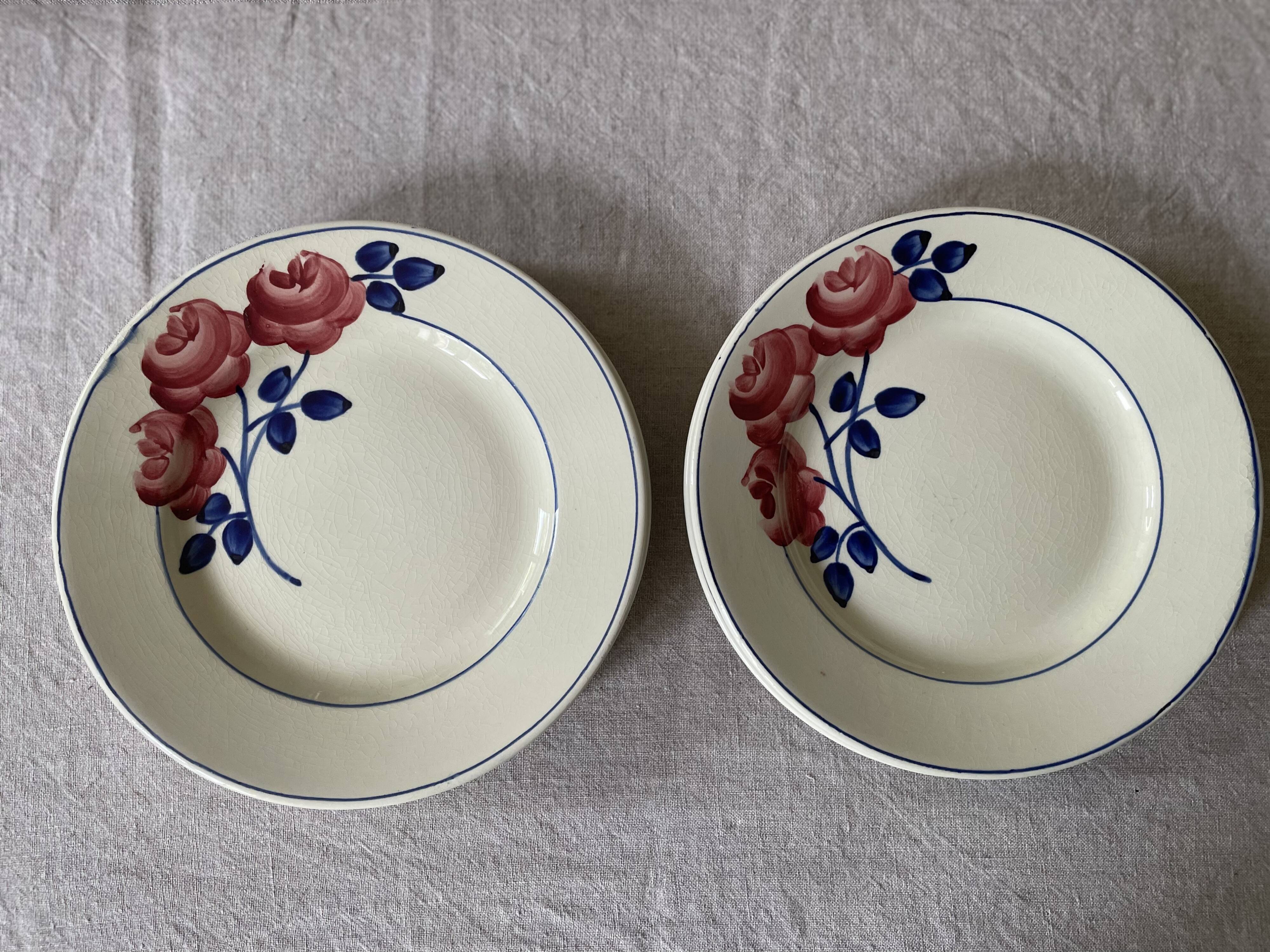 Dessert plates decorated with HBCM roses