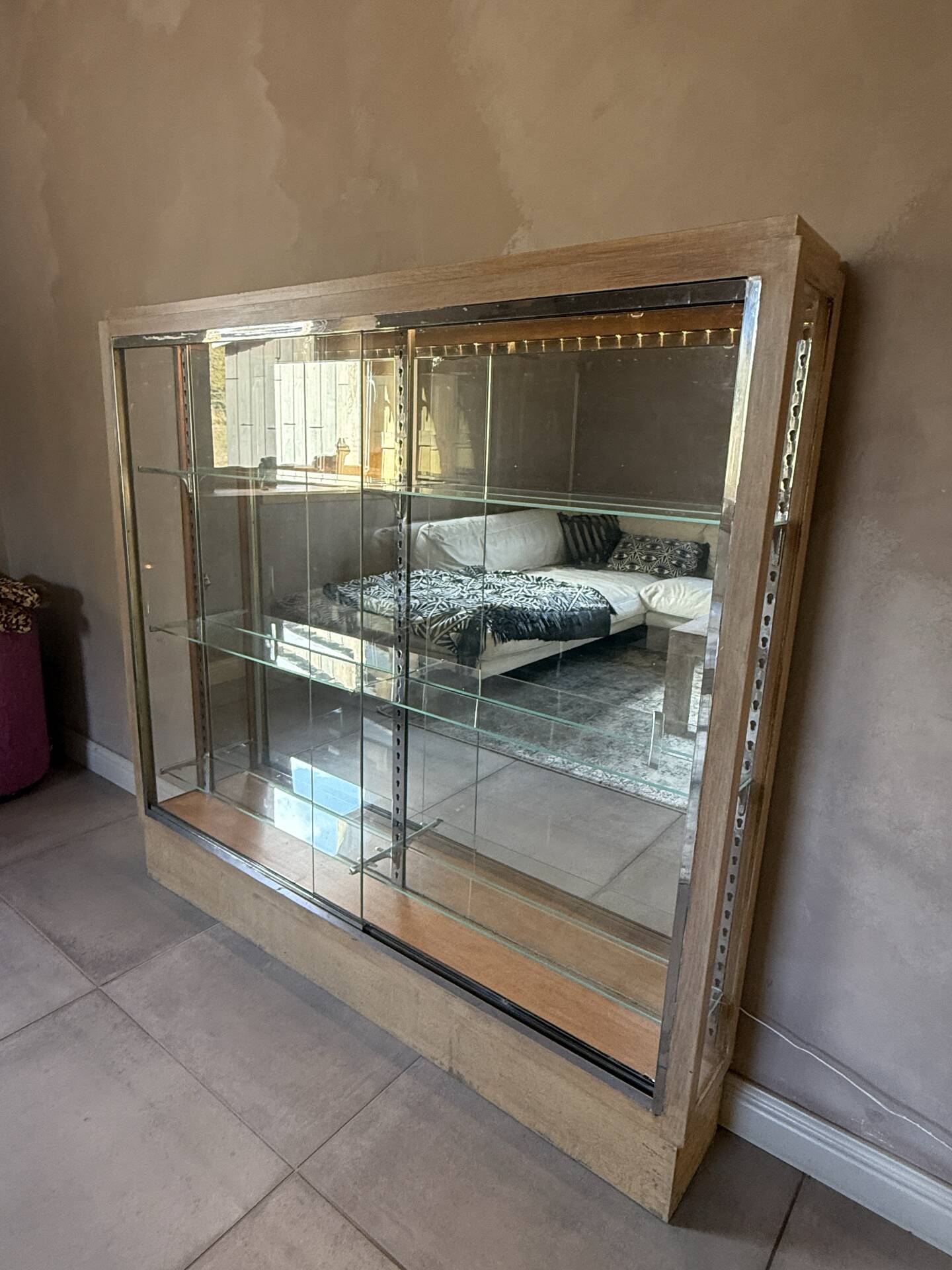 meuble de métier / vitrine de pharmacie