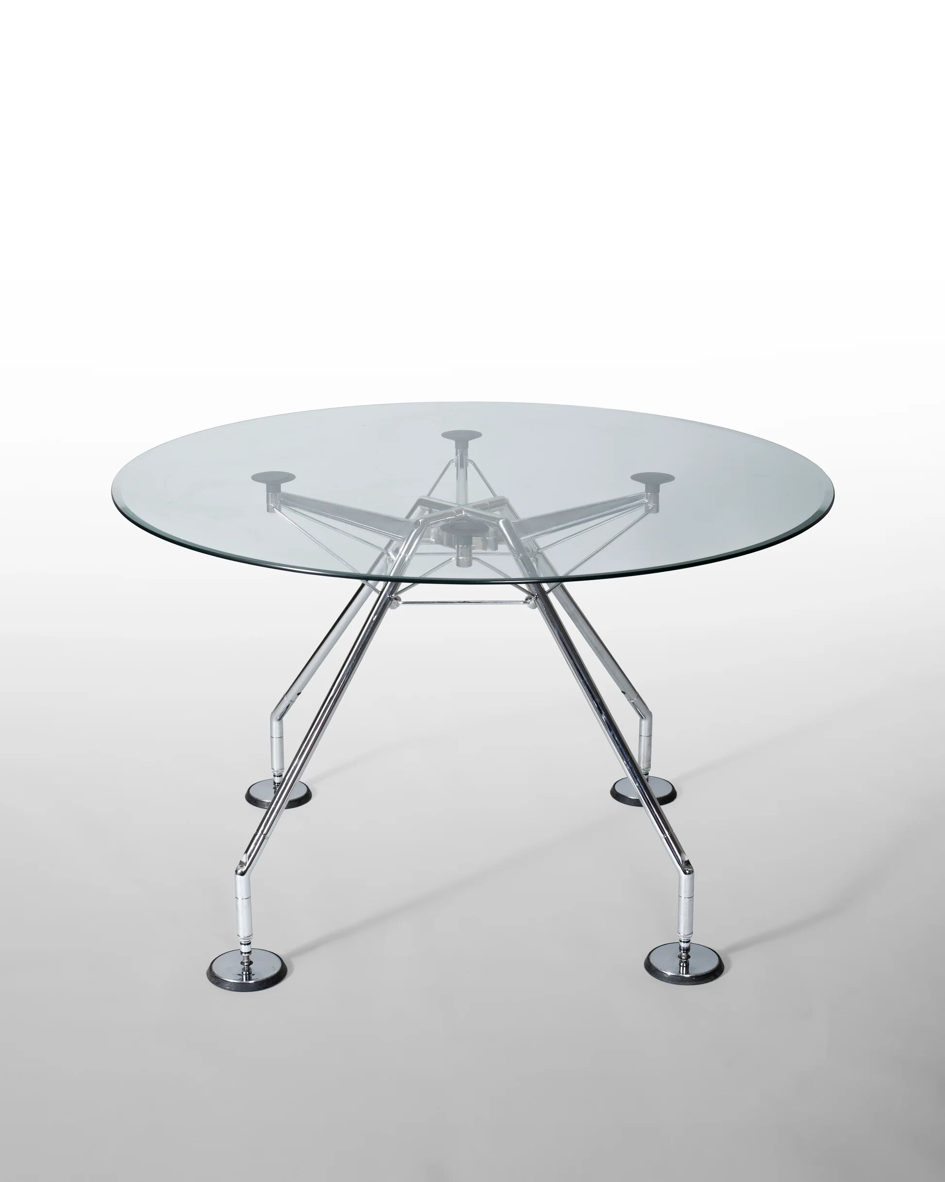 Table ronde Nomos Tecno, Norman Foster, 1986