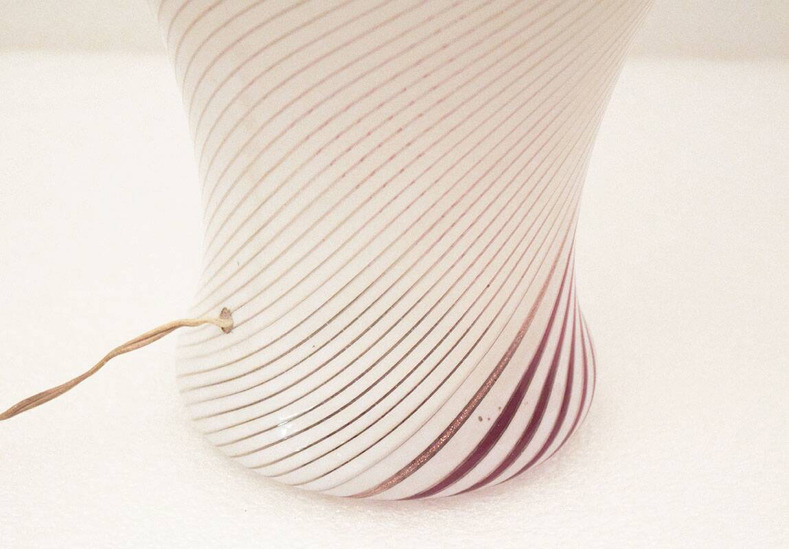 Dino Martens for Aureliano Toso Murano mezza filigrana table lamp from the 1950s