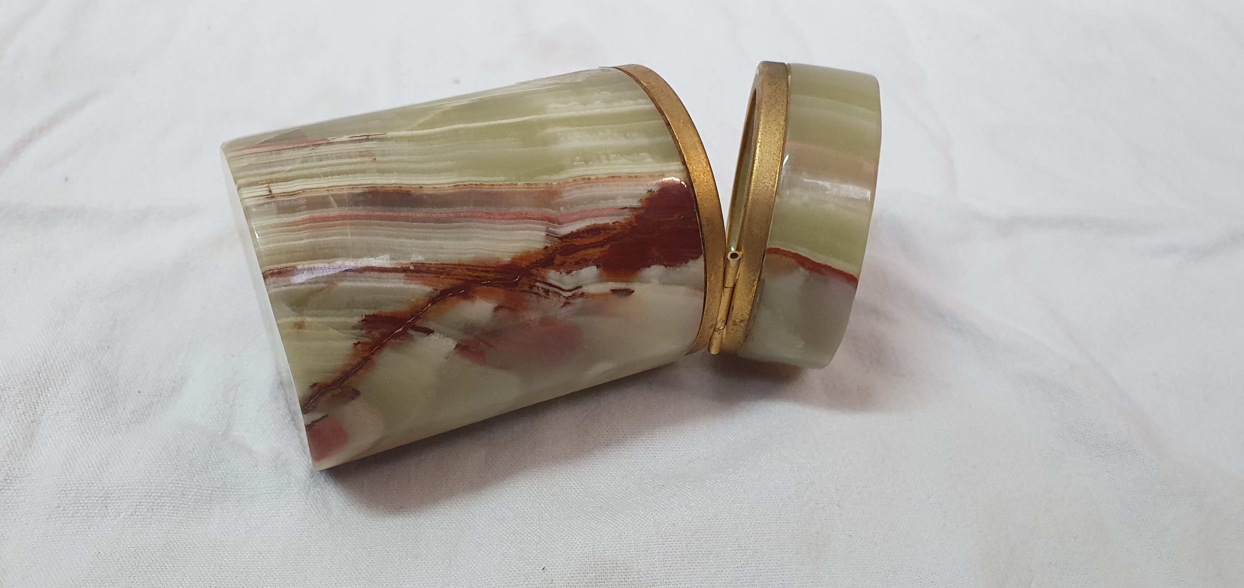 Alabaster box, marble from 1970