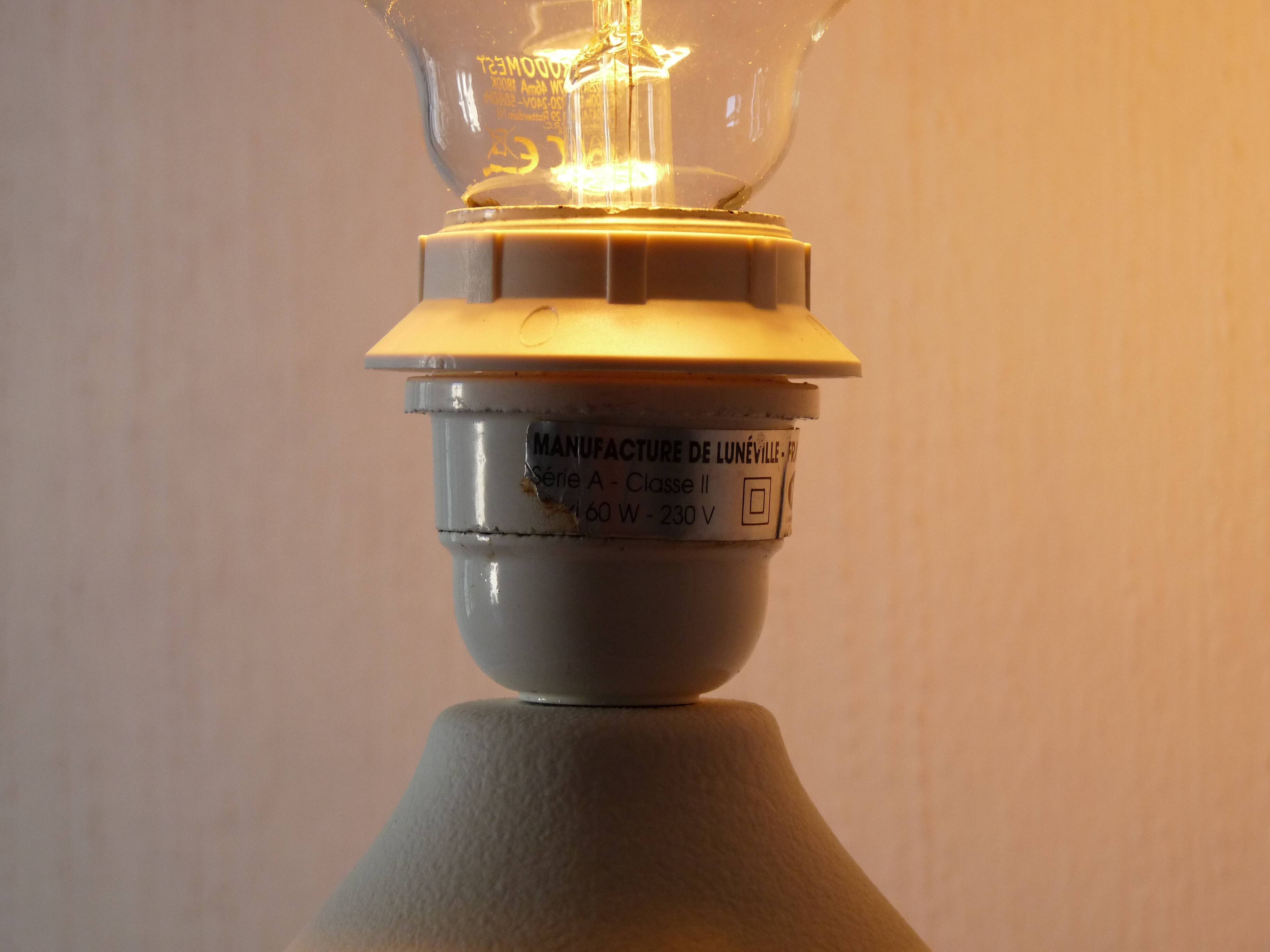 White ceramic table lamp - manufacture of Lunéville