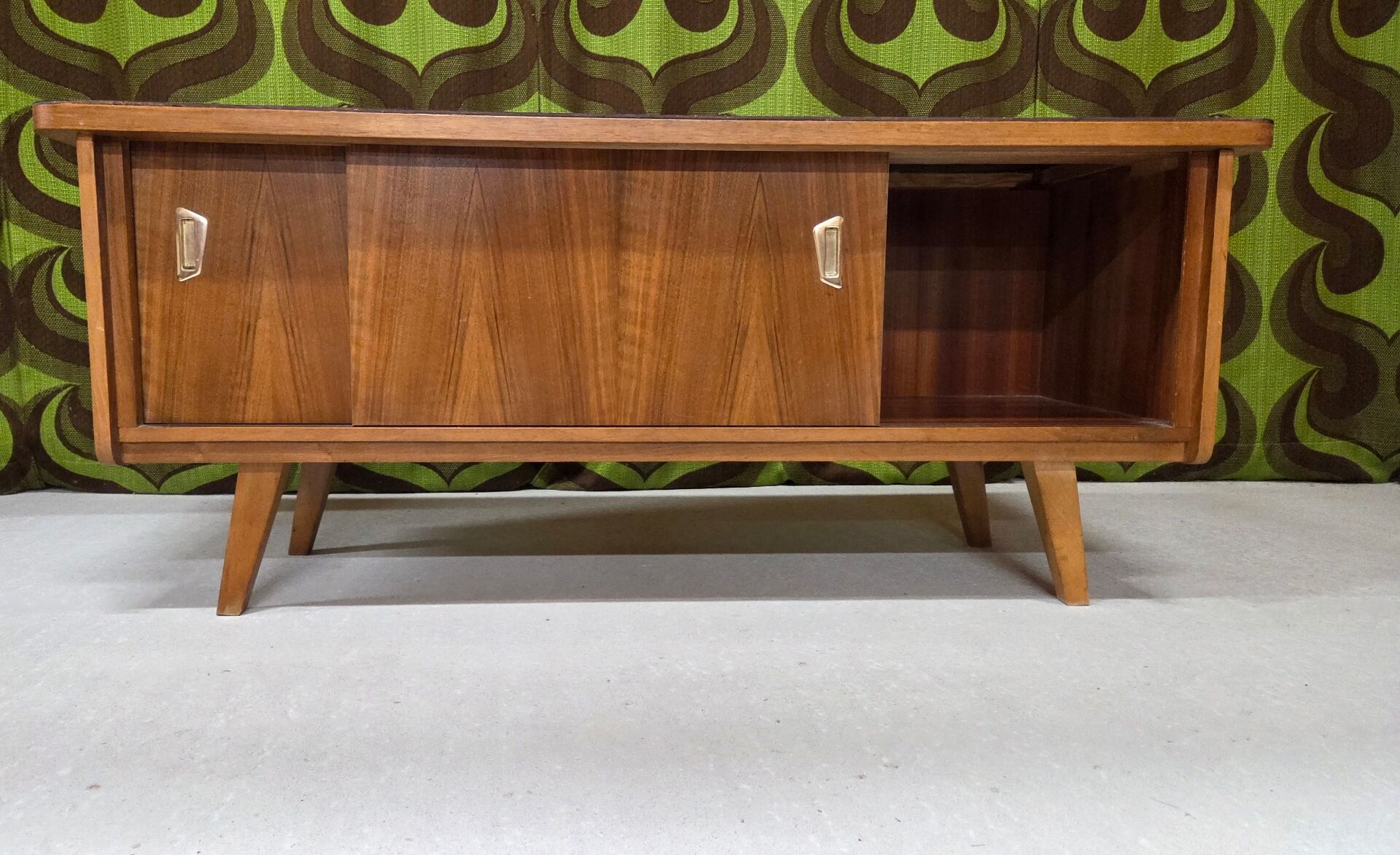Lowboard enfilade with sliding doors, 1970s vintage.