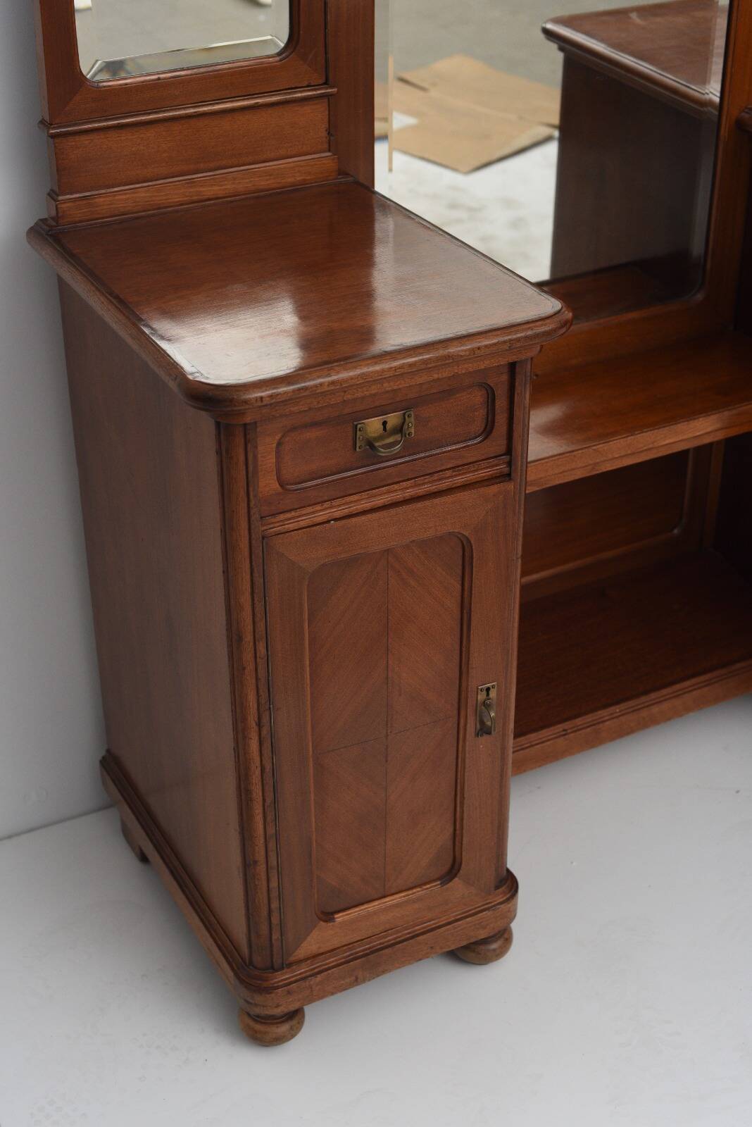 Art Nouveau Toilet with 3 mirrors, beginning of XX century