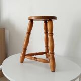 Vintage tripod stool in beech wood.