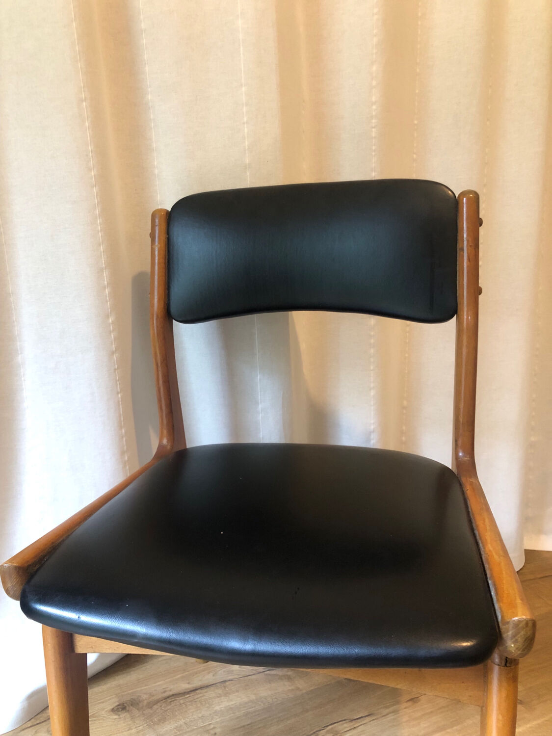 Scandinavian chair in black skai and wood