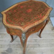 Table  Louis XV  en marqueterie rouge