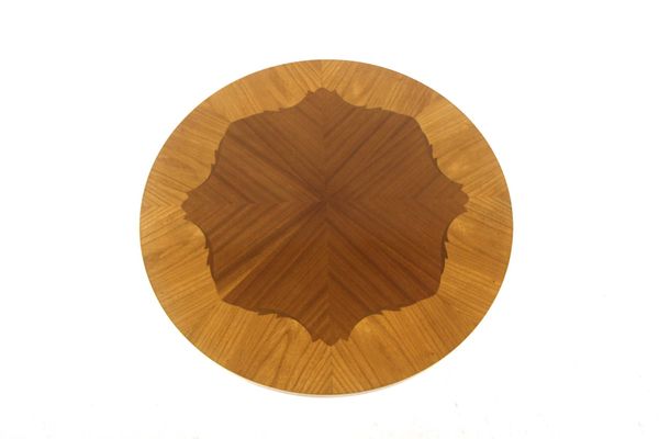 Table basse en orme, Swedish Moedern, Suède, 1940