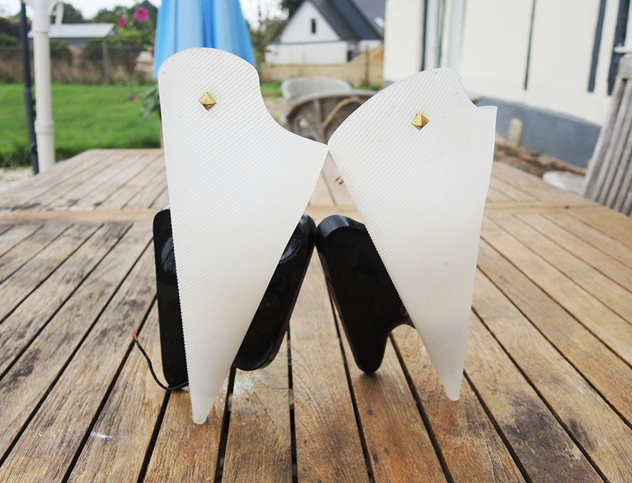 2 old 'rockabilly' wall lamps in bakelite black & white