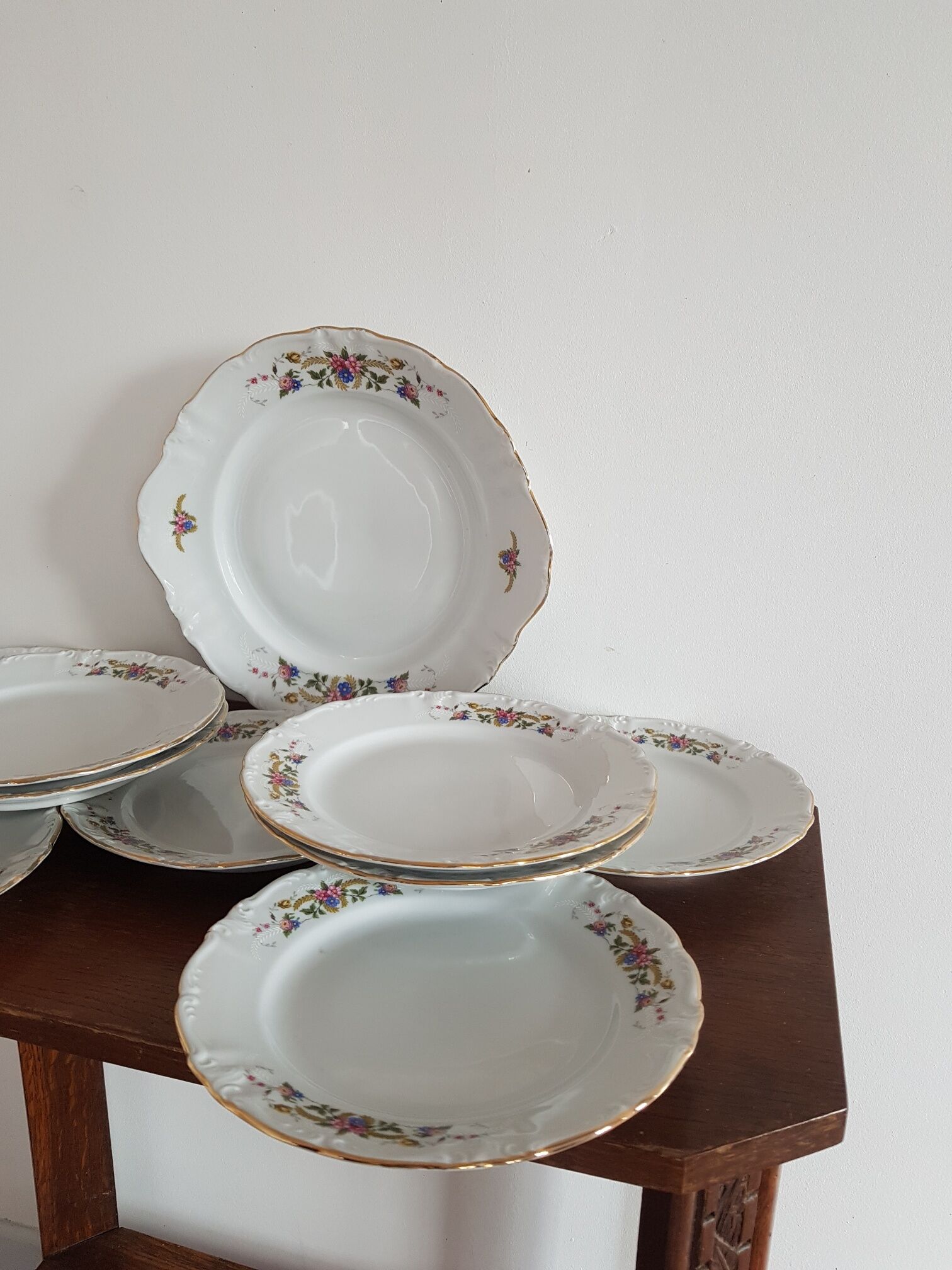 Dessert plates and porcelain dish flowers dessert service