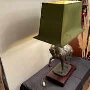 Lampe vintage cheval  en étain