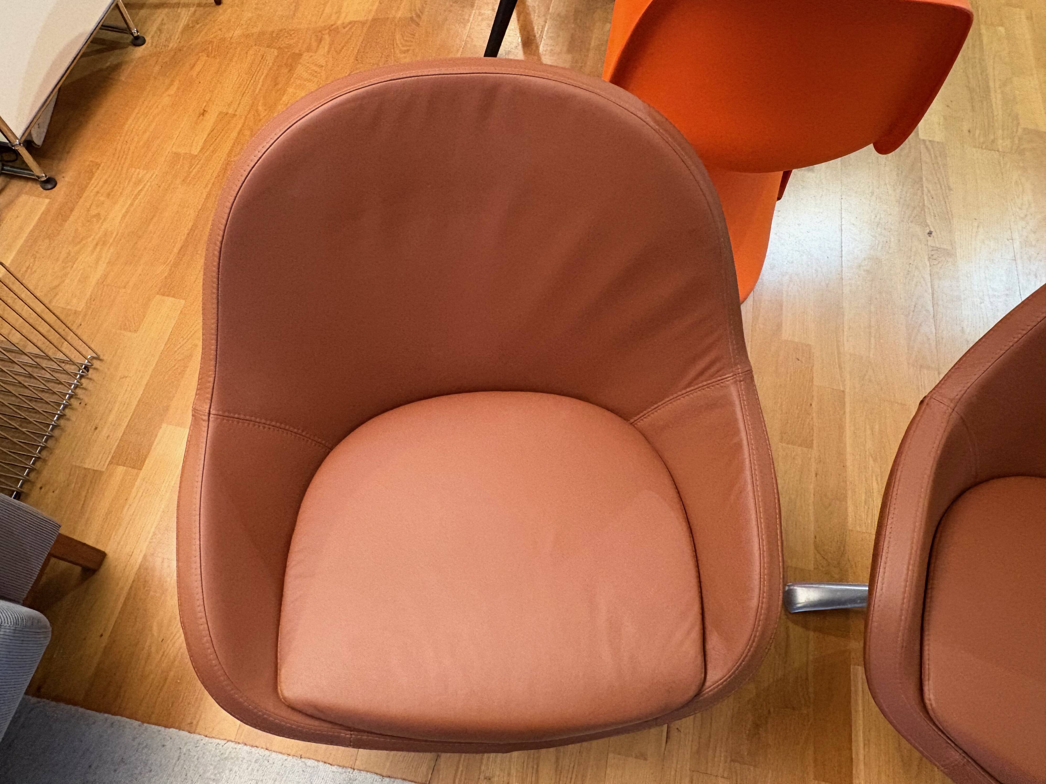 Caramel leather Veneto armchair with swivel function (2 available)