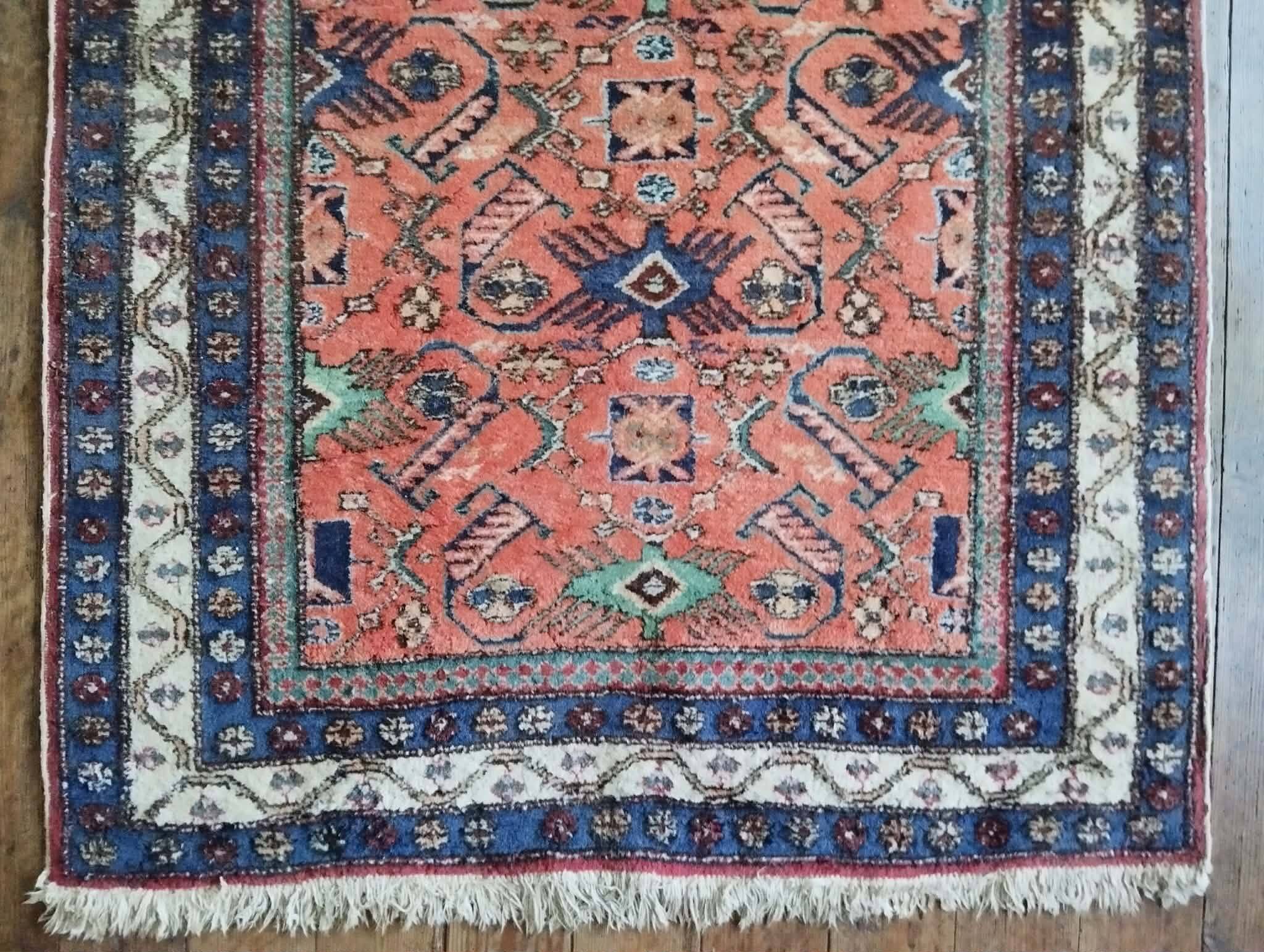 Handmade Persian rug 160x103cm