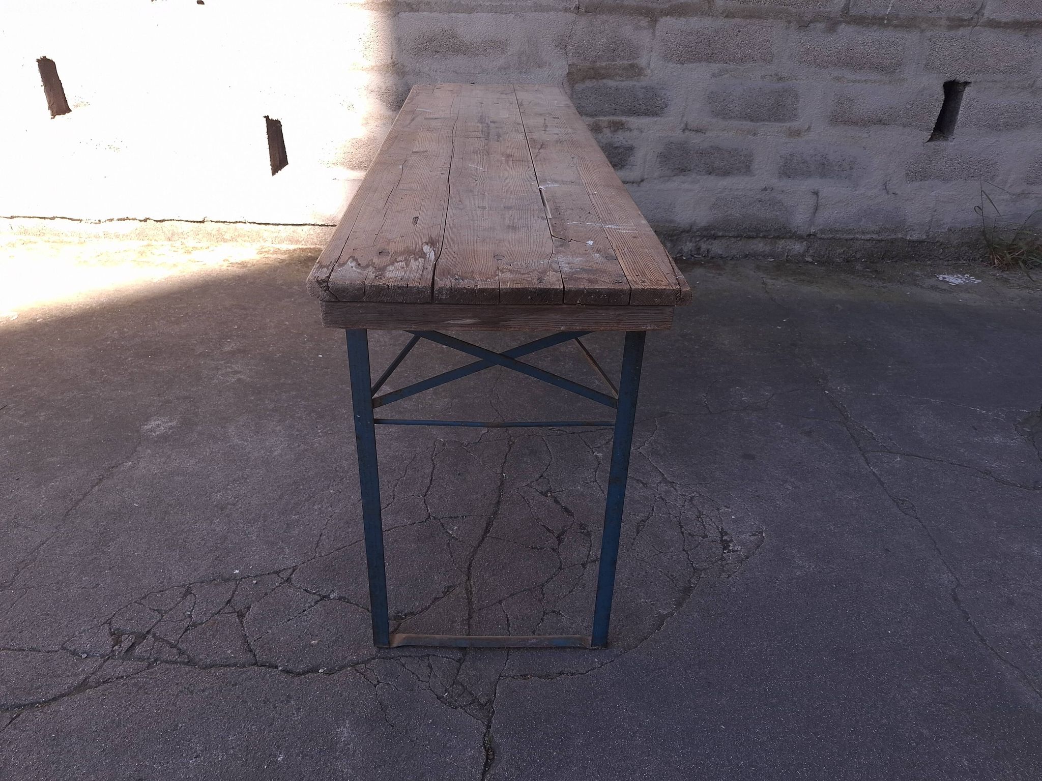 FOLDING BREWER'S TABLE