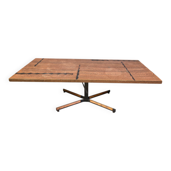 Table basse en cuivre moderniste réglable en hauteur, années 1960