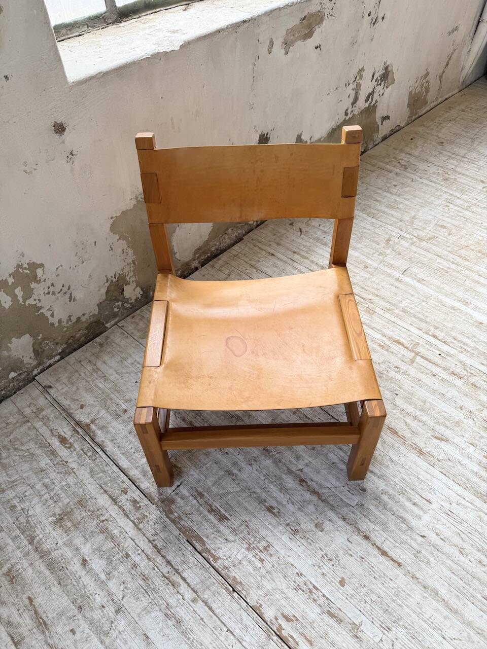 Elm and leather armchair Maison Regain