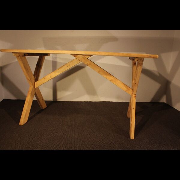 Table en sapin naturel