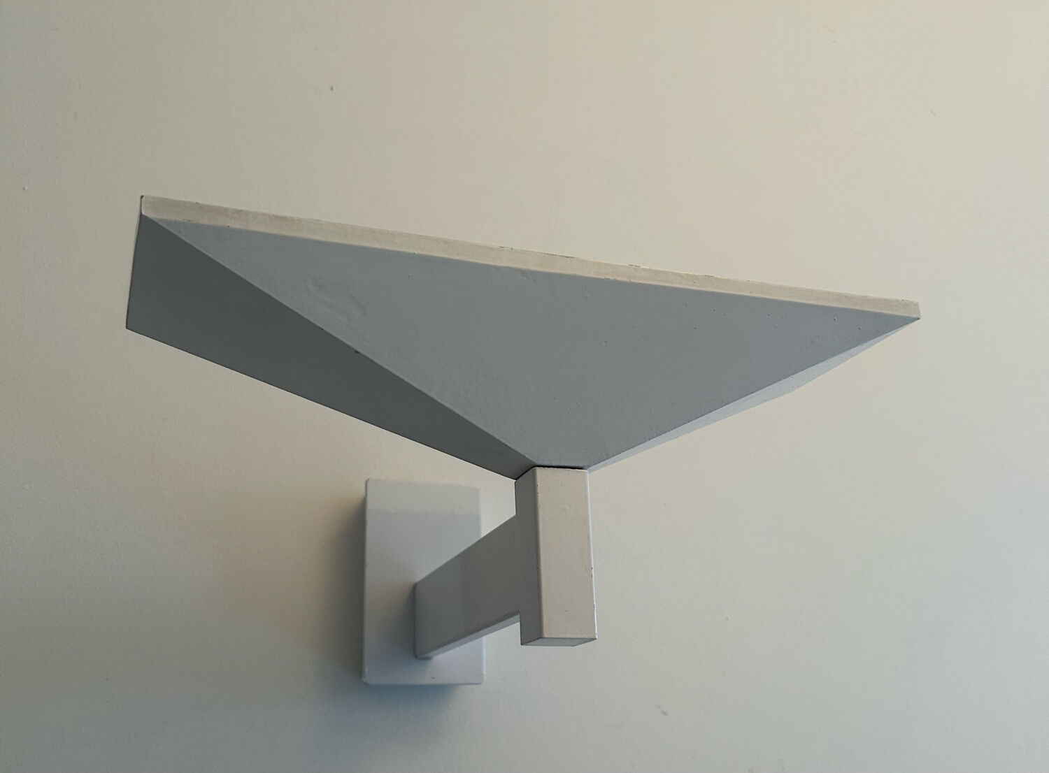 Modernist vintage Disderot wall lamp, white lacquered metal, Glass and Light 1970