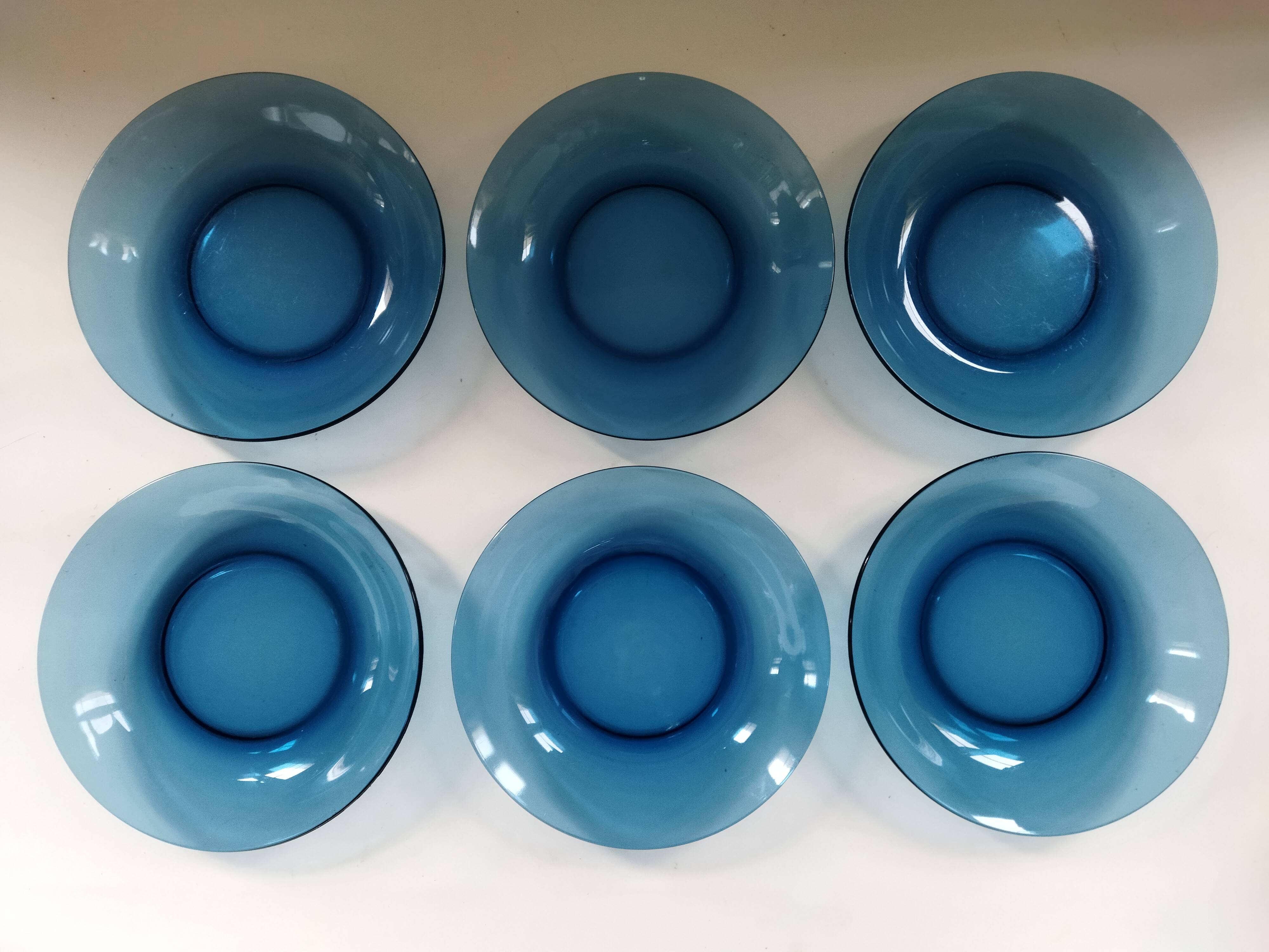 6 Vereco soup plates