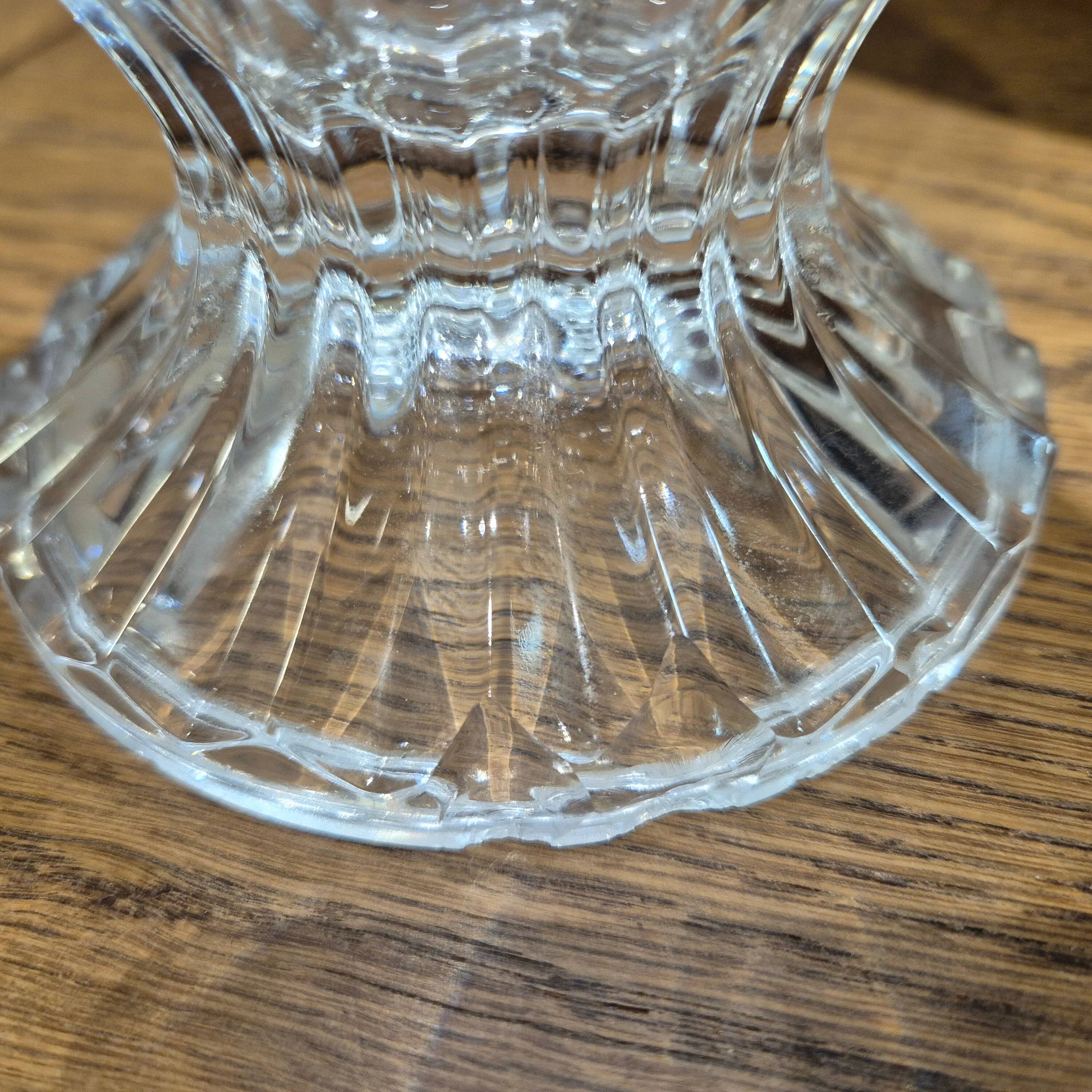 Large pedestal vase in crystal