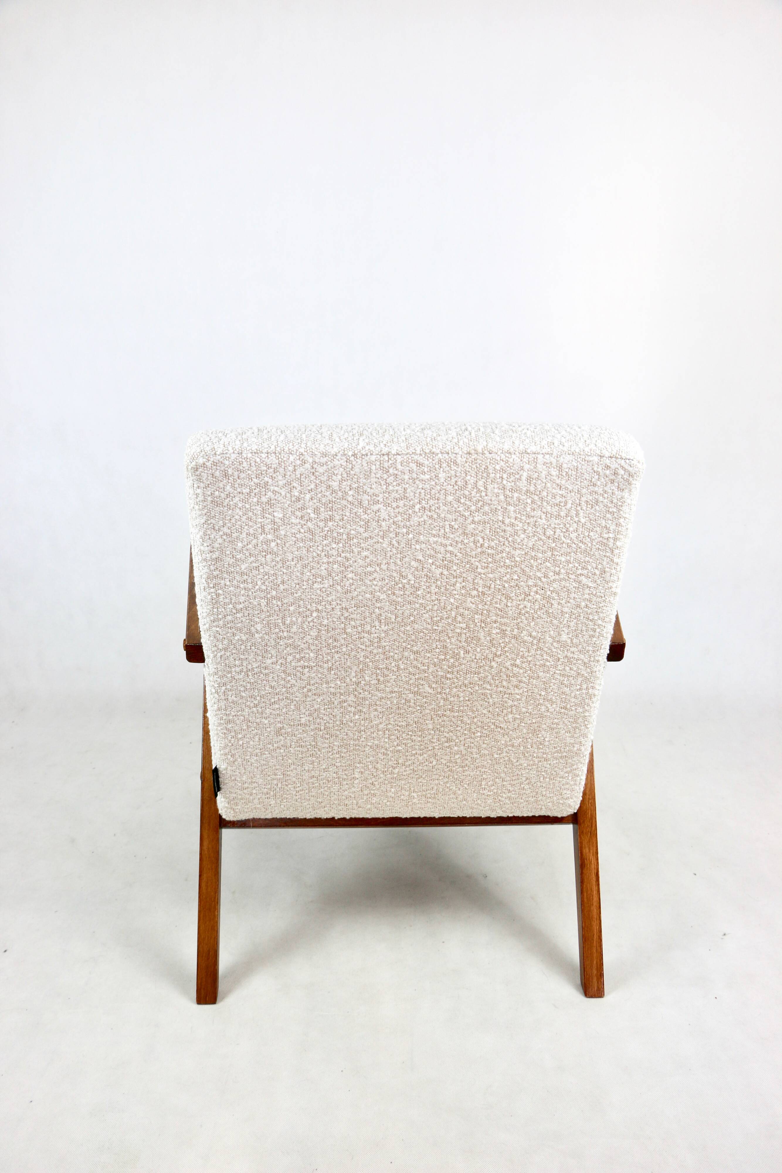 Vintage B-310 VAR white structured bouclé armchair 1970s - 2 pieces available
