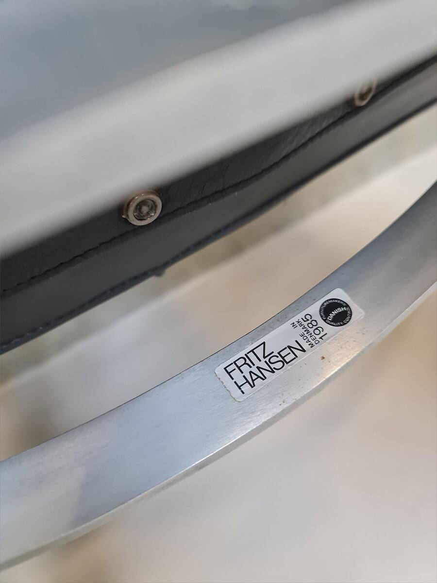 Danish vintage lounge chair PK-22 Poul Kjærholm Fritz Hansen