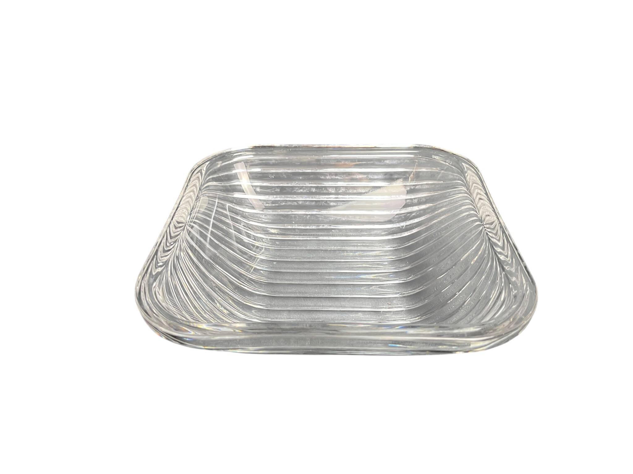Table art, 20th-century crystal fruit bowl.
