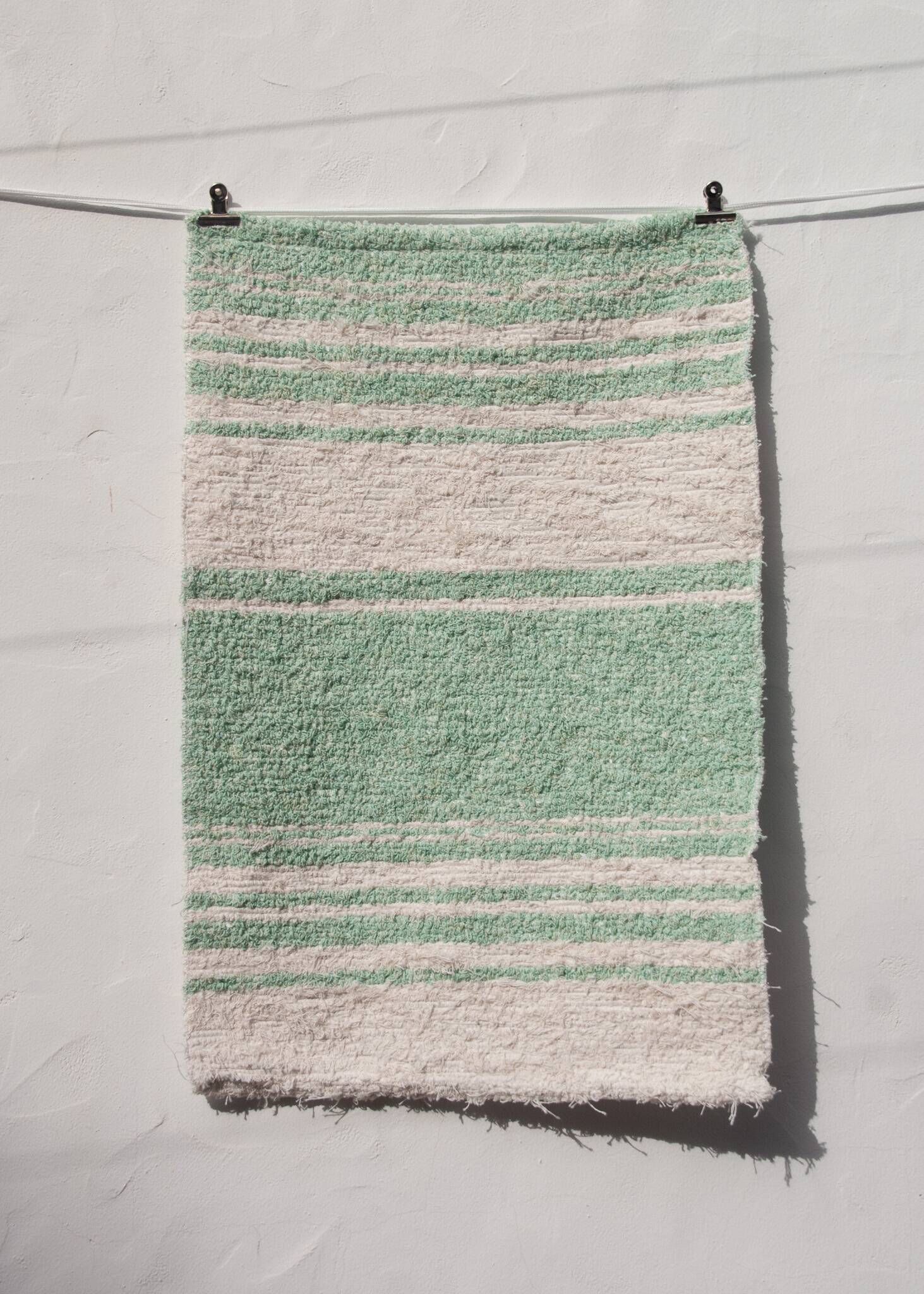 Handwoven recycled cotton rug - Mint and white