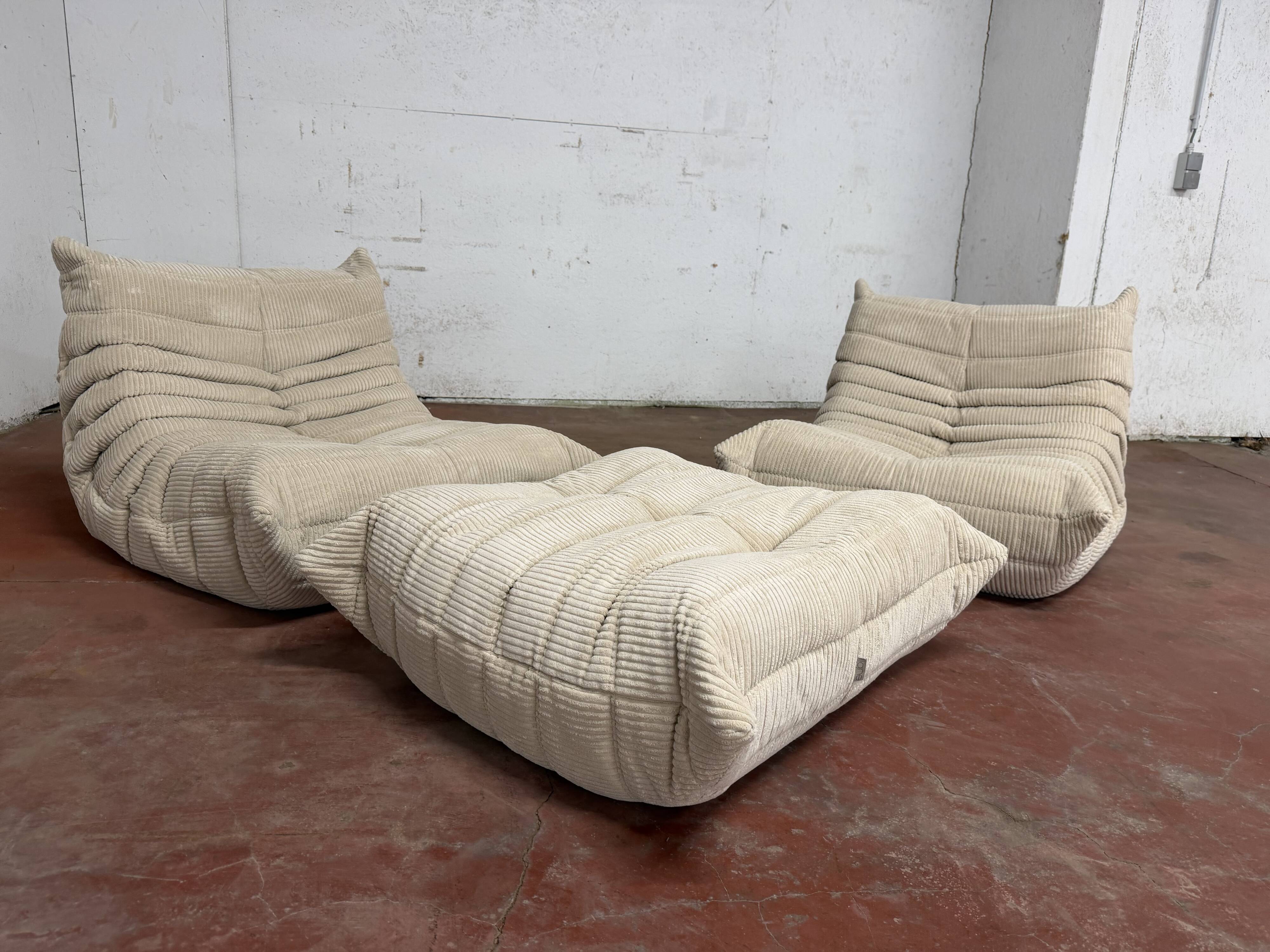 Ligne Roset Togo 2x 1-seater with 1x ottoman in beige corduroy in 10/10 condition!!