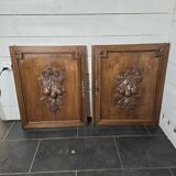 Paire de portes en bois sculpté en noyer