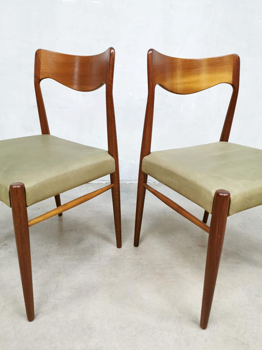 Set of 4 Danish chairs Niels O. Møller for J.L. Møller møbelfabrik