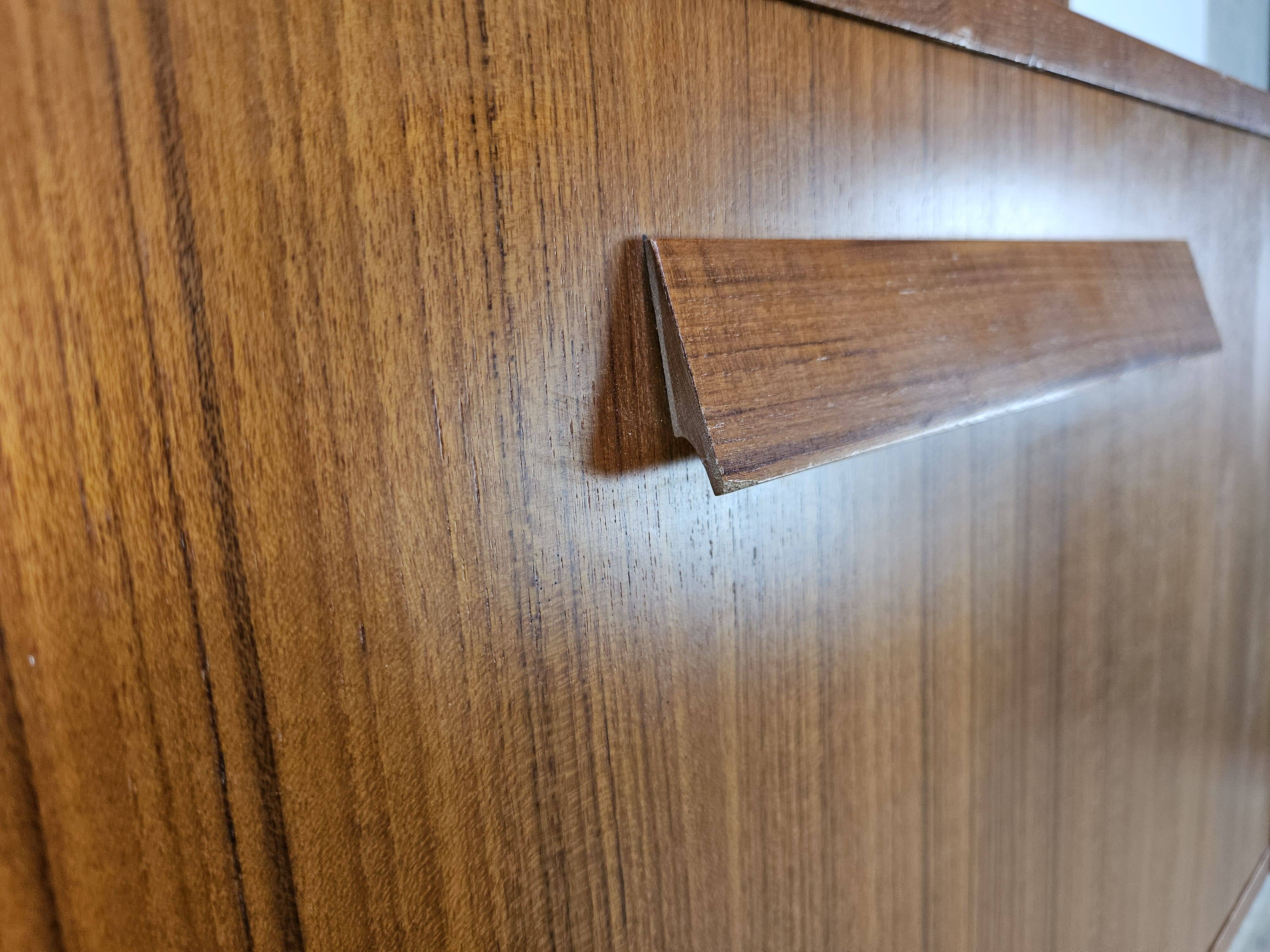 1960s teak floor/sky bookcase with shelves and compartment