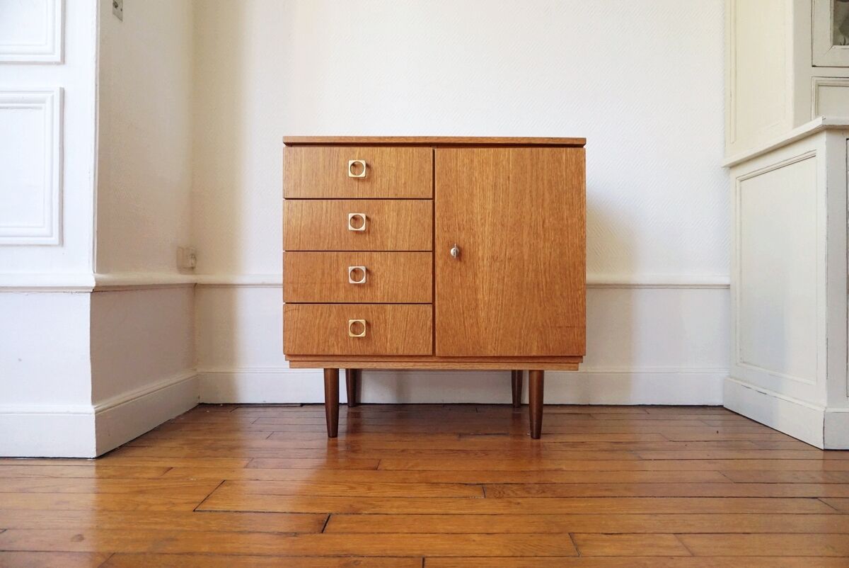 Vintage dresser 4 drawers 1 door