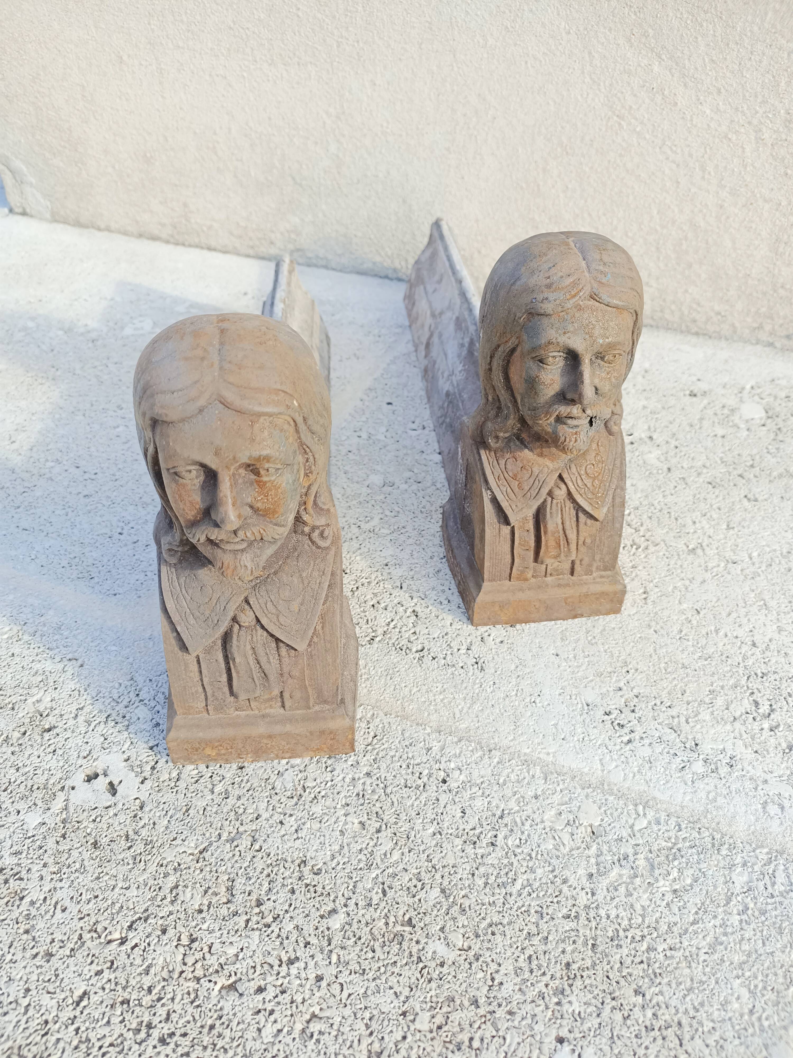 Paire de chenets en fonte