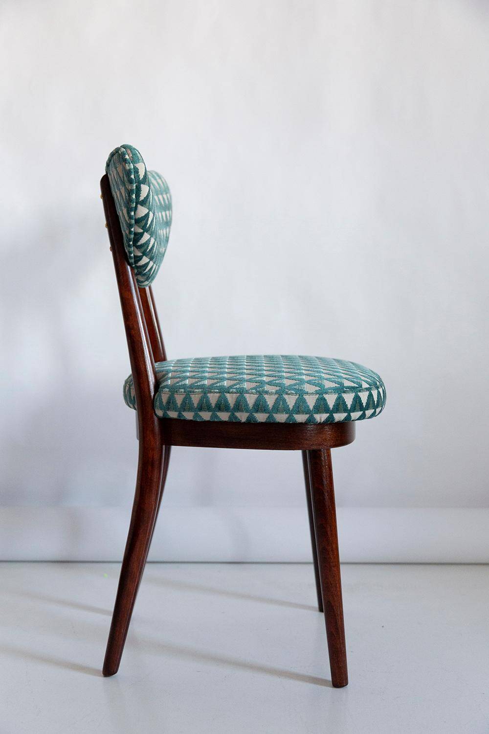 Mid-Century heart-shaped armchair in Amuleto green velvet, Europe, 1960s