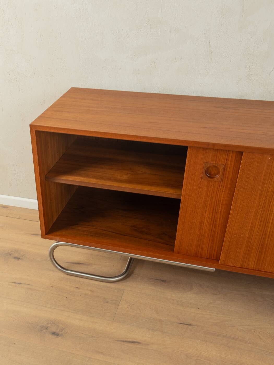 Buffet des années 1960 avec pieds Bauhaus