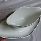 Earthenware gravy boat from Saint Amand.