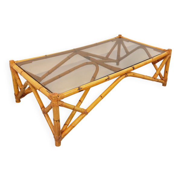 Table basse rectangulaire vintage en rotin et verre fumé des années 70