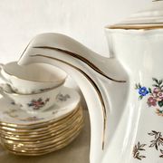 Antique tea set in Amandinoise porcelain