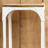 Industrial stele on wheels