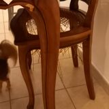 Round table with extension