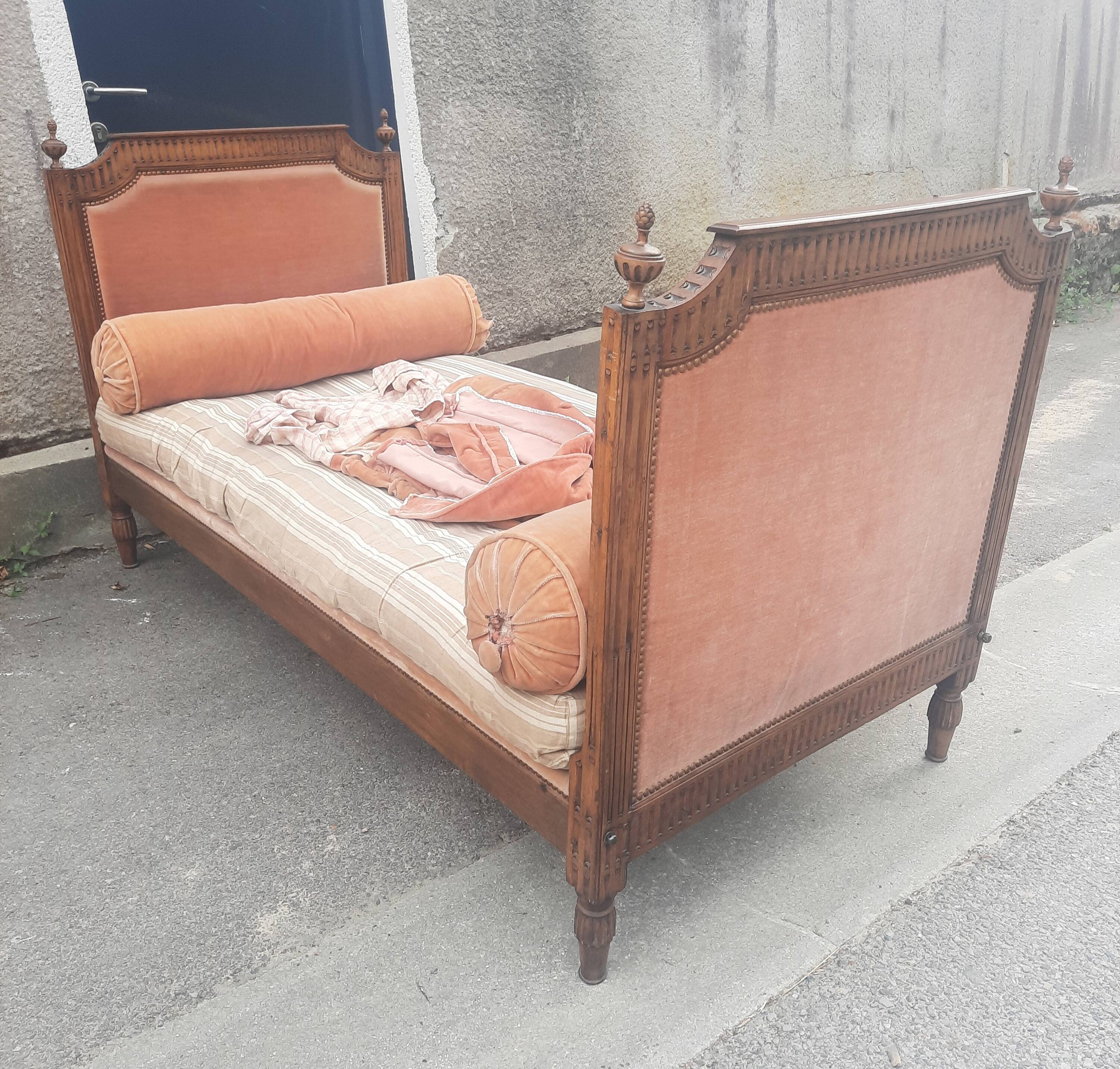 Louis XVI period bed with bedding