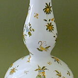 Earthenware gourd vase