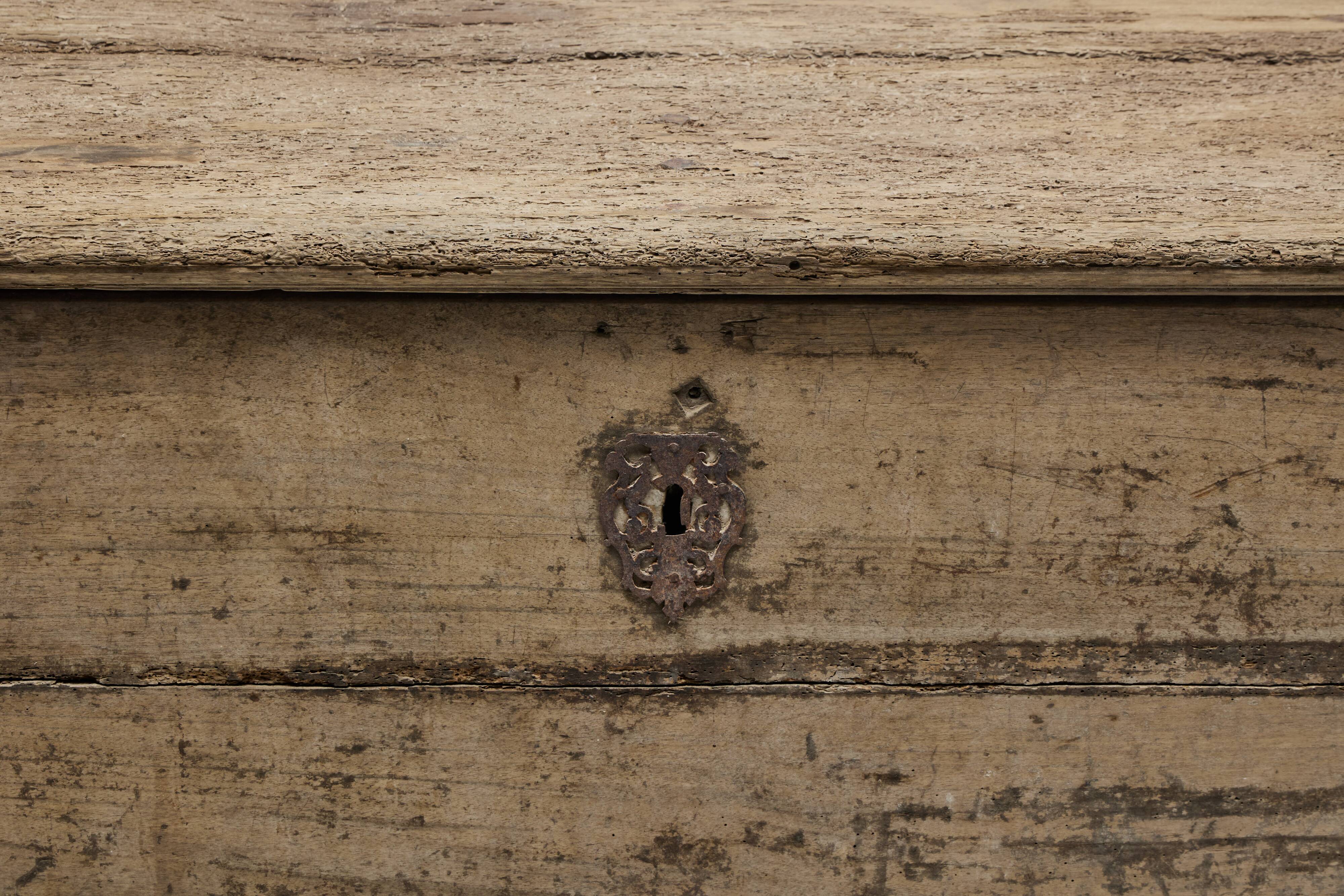 Coffre primitif rural, France, XIXe siècle