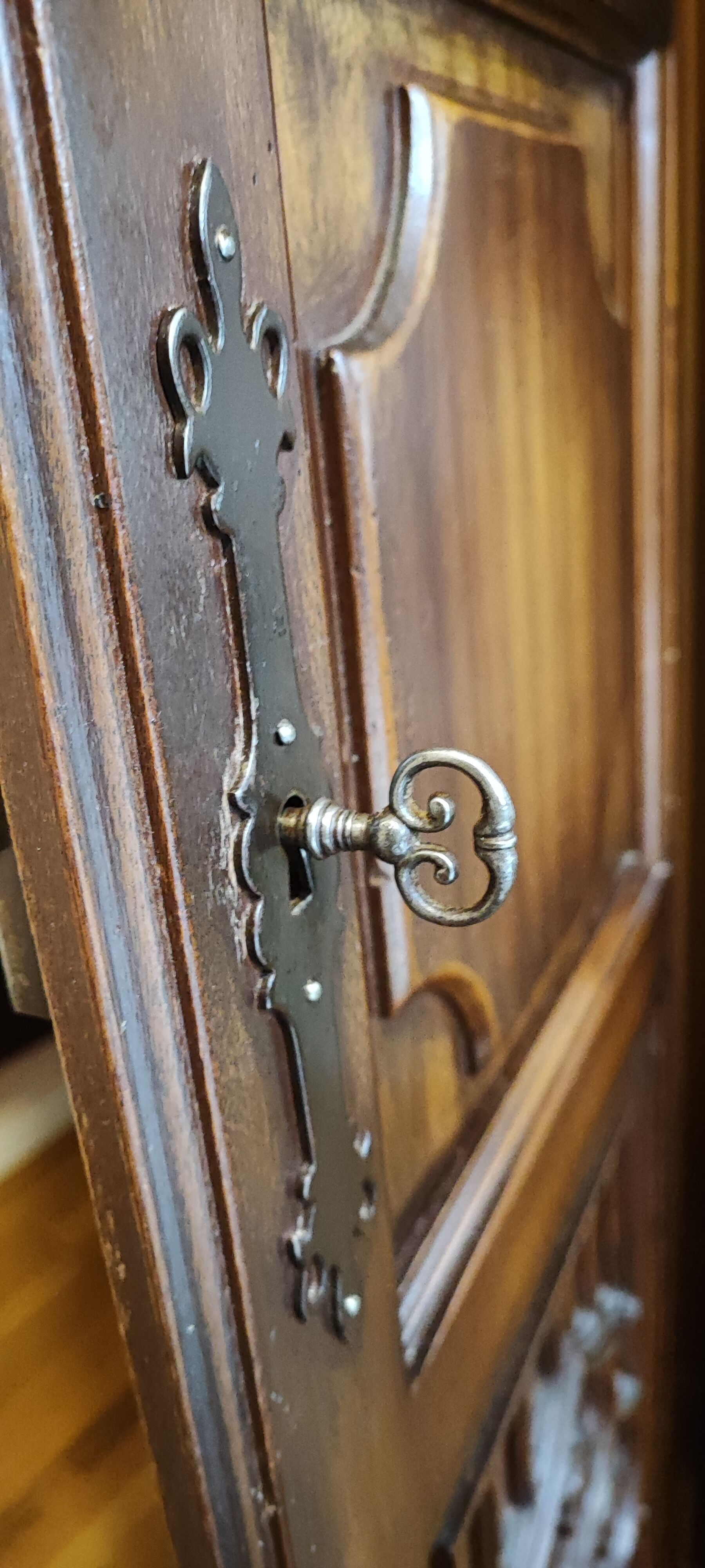 Wardrobe in Gothic style