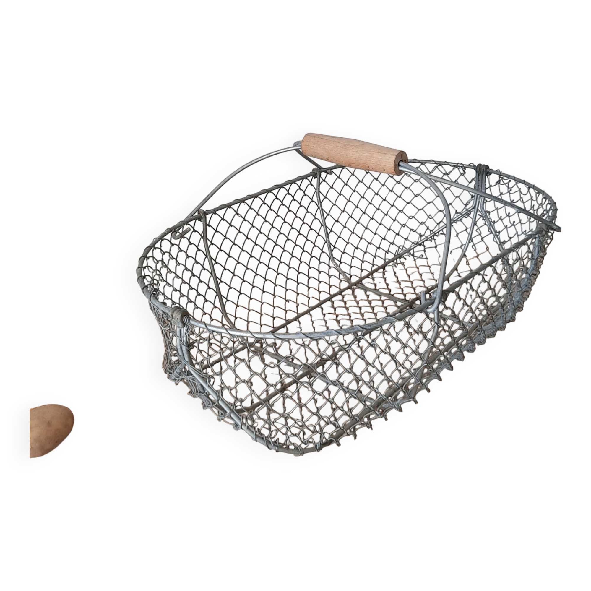 Metal wire basket