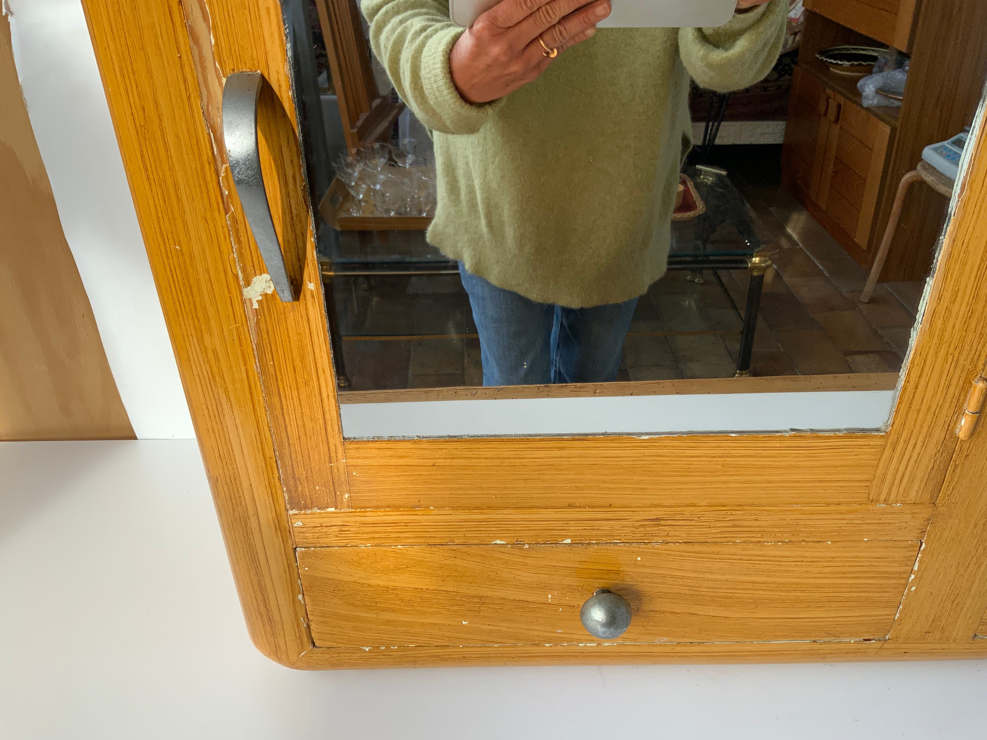 Medicine cabinet 50s