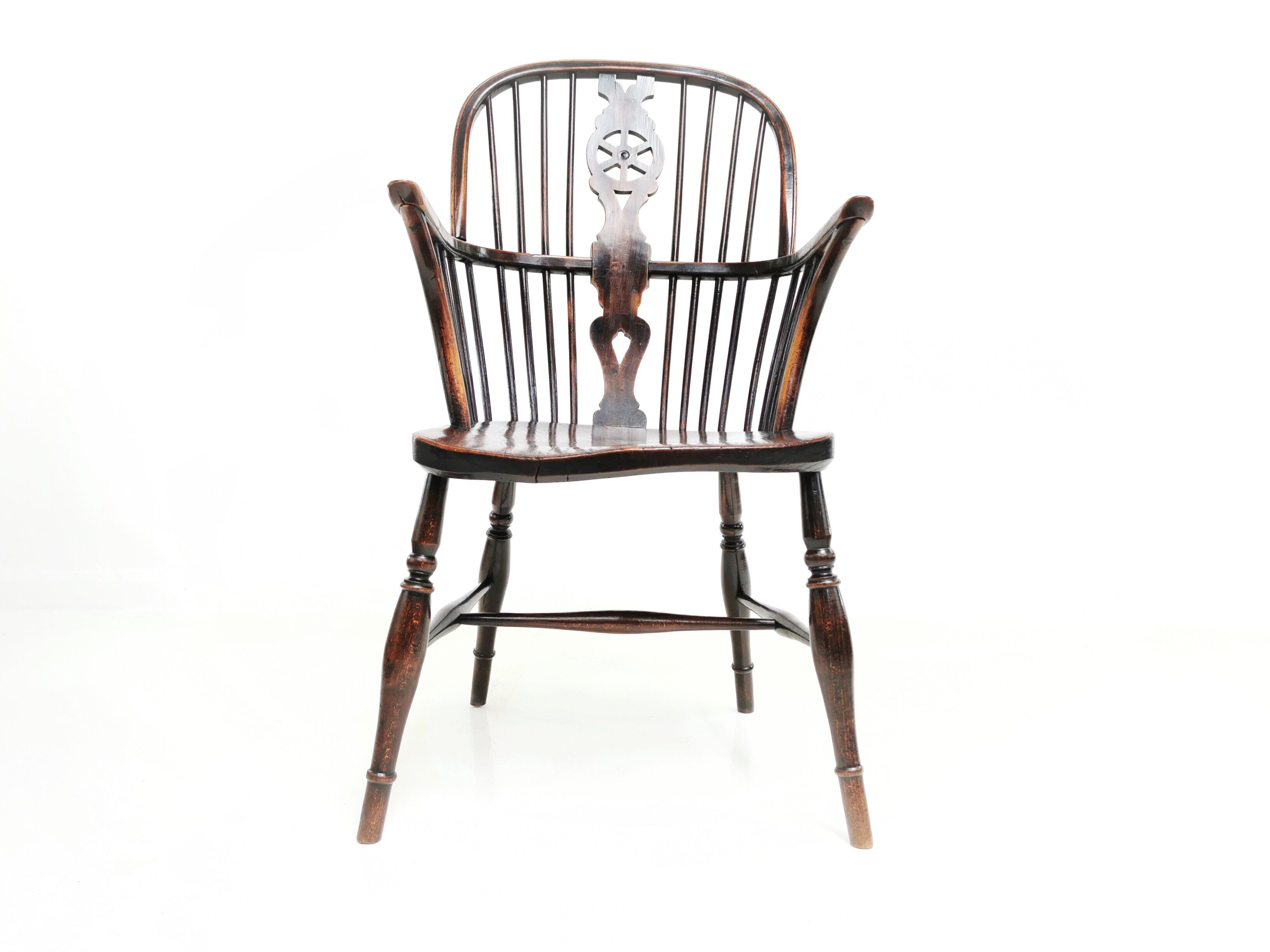 Antique 19th Century Thames Valley Wheel Back Windsor Armchair