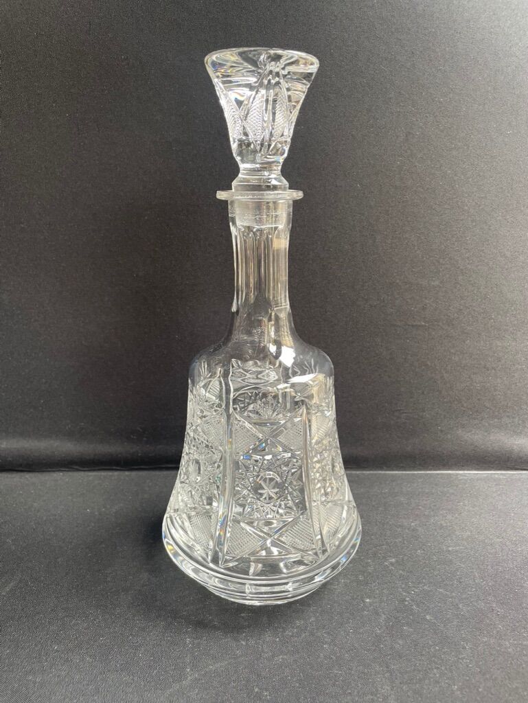 Cut crystal decanter - XXth