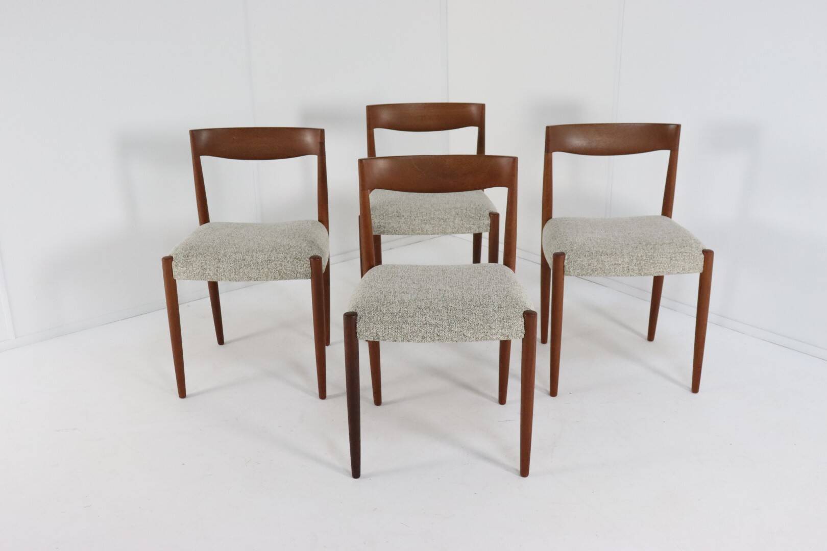 Set of 4 JCA Jensen chairs ‘Hornum’ design danois